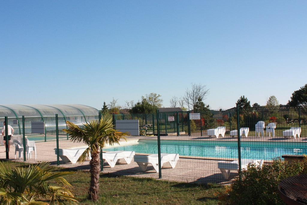 Cottages Du Lac De Miel Beynat Exteriör bild